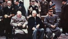 Churchill, Roosevelt y Stalin en la Conferencia de Yalta